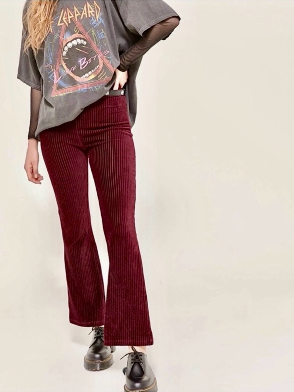 Urban Outfitters NWOT Cassidy Ribbed Velvet Burgundy Flared Pants, Size 4